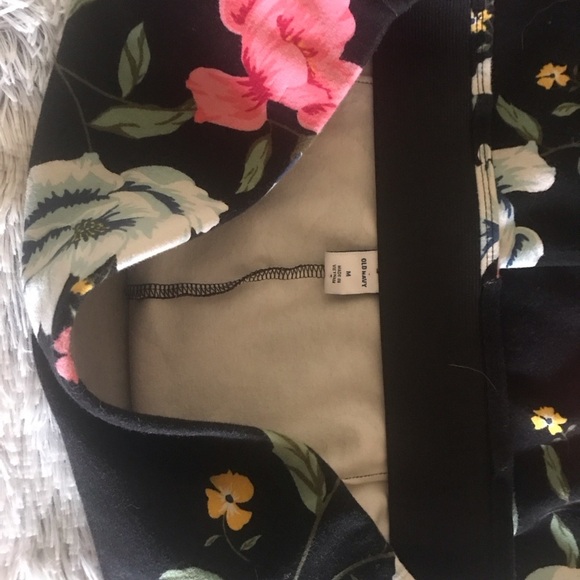 Old Navy floral skirt, black with pink flowers, size medium NWOT elastic waist - Picture 5 of 7